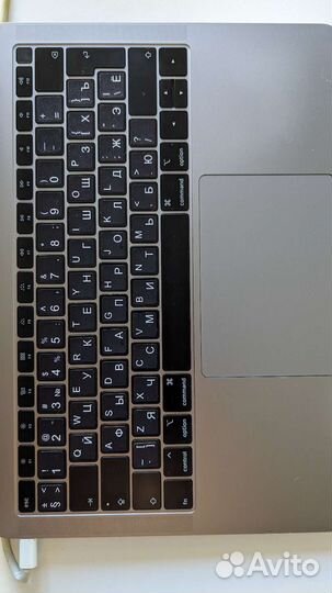 Macbook air 13 2018 (SSD 128GB + 8 RAM)