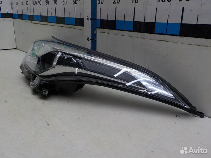 Фара левая Toyota C-HR