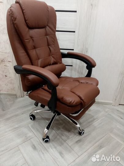 Новое офисное кресло, кресло руководителя
