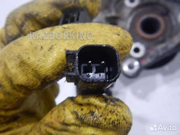 Кулак передний левый 13319480