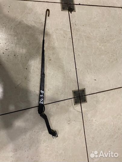 Поводок дворника левый Geely Emgrand EC7