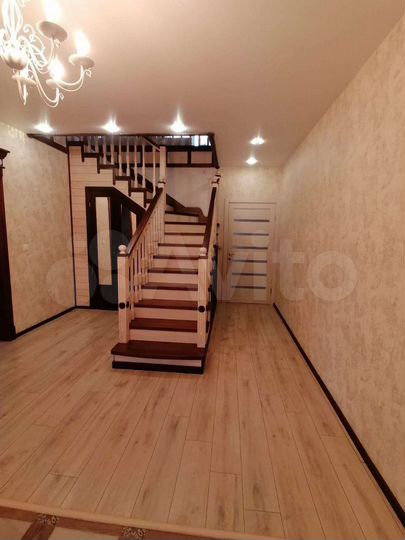 Дом 266 м² на участке 16 сот.