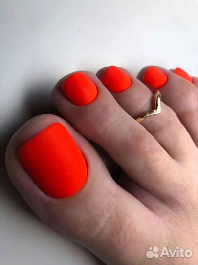 Маникюр и педикюр