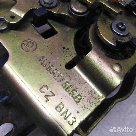 Замок багажника Skoda Octavia Tour