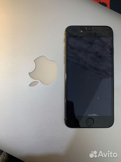 iPhone 8, 64 ГБ