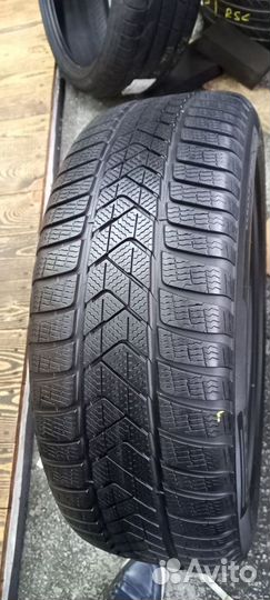 Pirelli Winter Sottozero 3 245/50 R19 105V