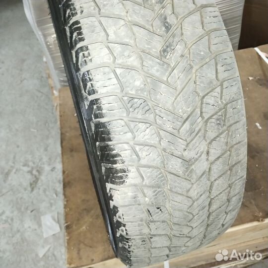 Michelin X-Ice Snow SUV 225/55 R19