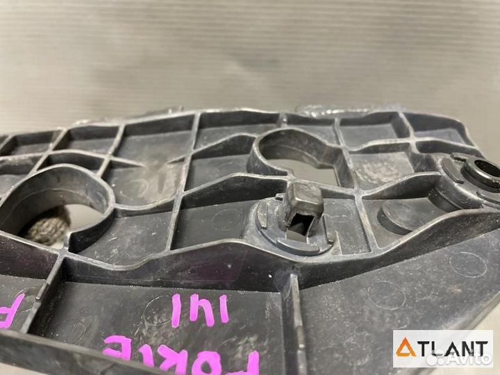 Крепление бампера передняя левая toyota porte