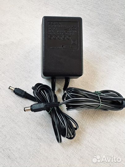 Зарядное устройство. Провод и блок питания
