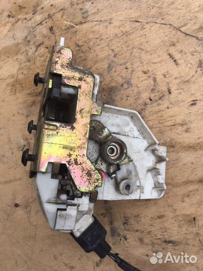 Форд Фокус-1 Американец замок водительской двери