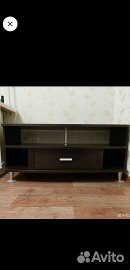 Тумба под тв и подвесные полки