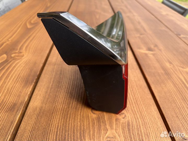 Фонарь стоп сигнал задний левый Lexus Lx570 Lx450