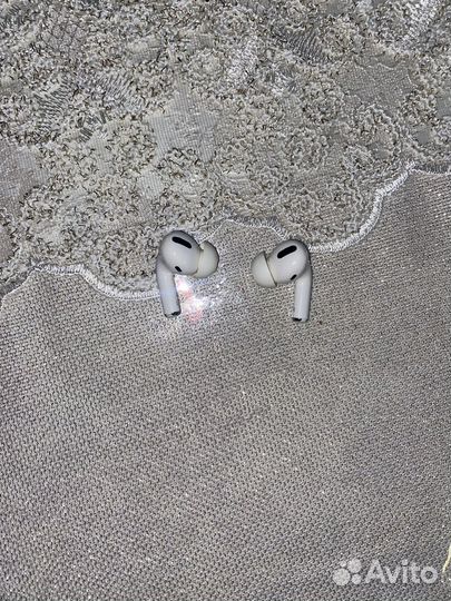 Наушники Apple AirPods Pro (1-го поколения, 2019)