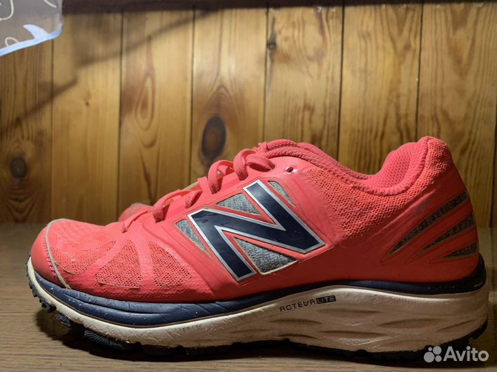 Кроссовки женские New balance