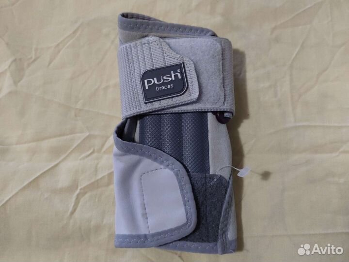 Ортез на лучезапястный сустав правый