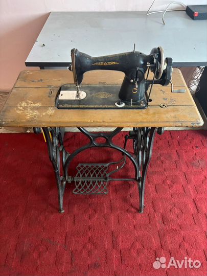 Швейная машина раритет СССР и иностранная