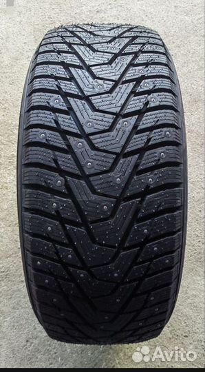 Hankook Winter i'Pike X W429A 235/50 R19 103T