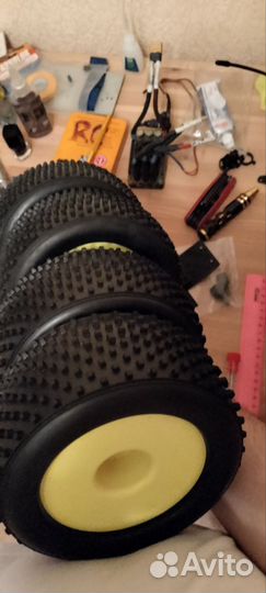 Комплект абсолютно новых колес для трагги