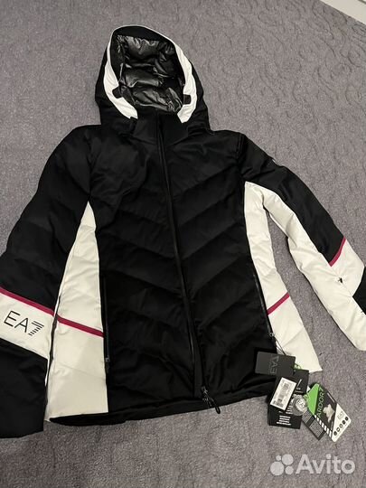 Куртка женская EA7