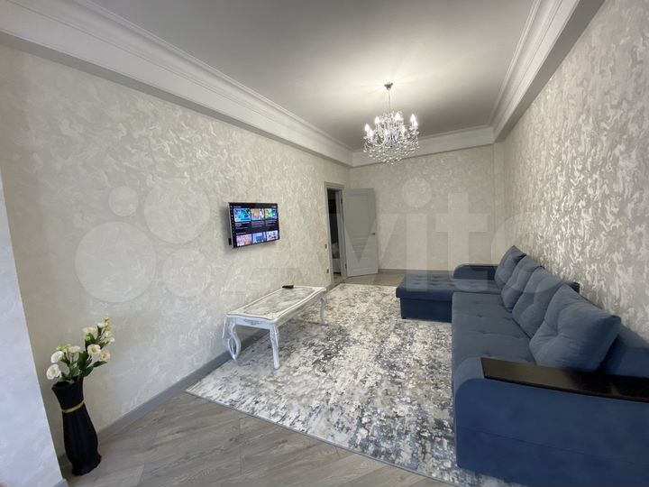 2-к. квартира, 84 м², 8/13 эт.