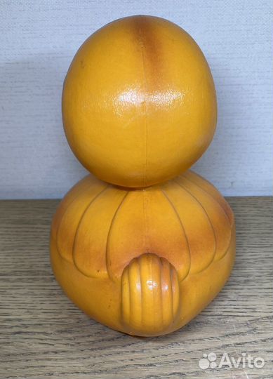 Игрушка уточка большая колкий пластик целлулоид