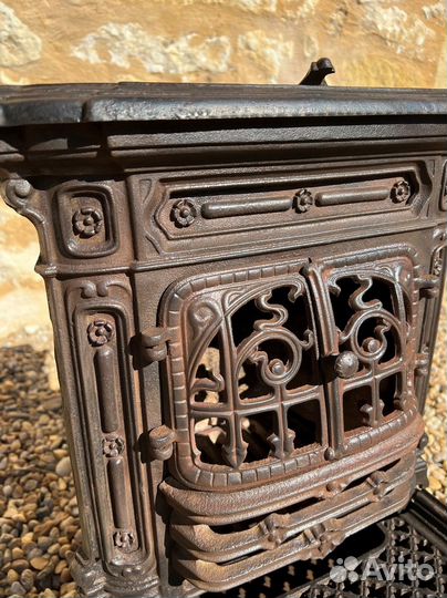 Печь камин чугунная старинная