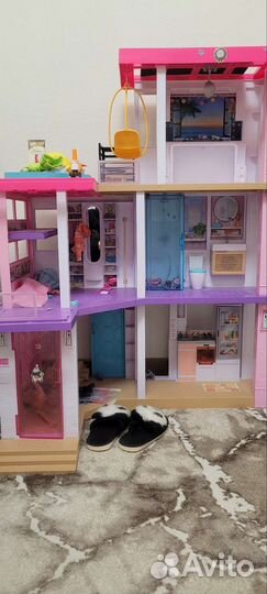 Кукольный домик с мебелью