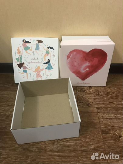 Коробка с крышкой подарочная