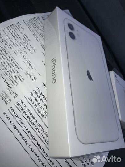 iPhone 11, 64 ГБ