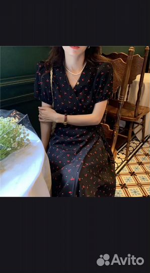 Женское платье черное на запах 42-44