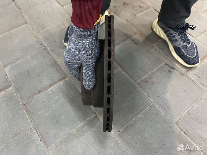 Тормозные диски и колодки BMW X5 E70 зад. ориг