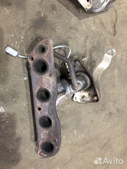 Колектор выпускной Nissan serena