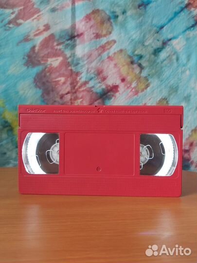 Светильник из VHS кассеты