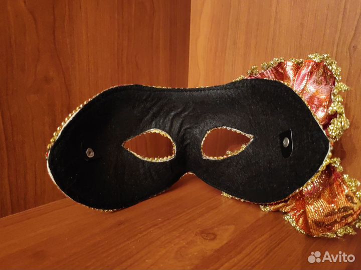 Маска карнавальная