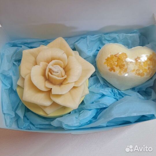 Подарок. Свеча ручной работы и бомбочка для ванны