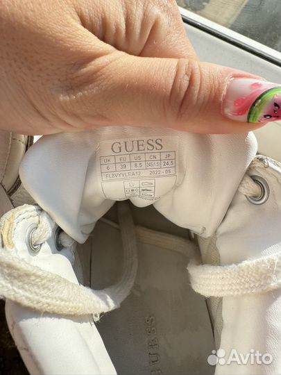 Кроссовки Guess