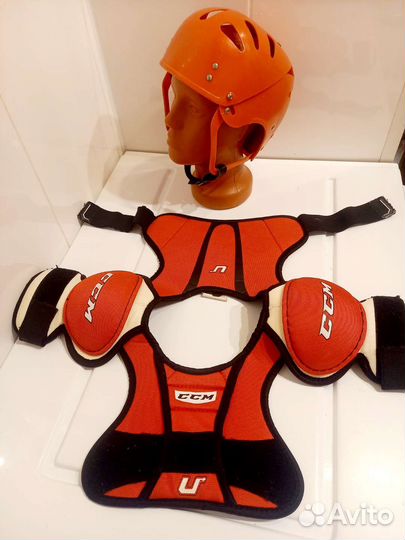 Хоккейный нагрудник и шлем хоккейный СССР