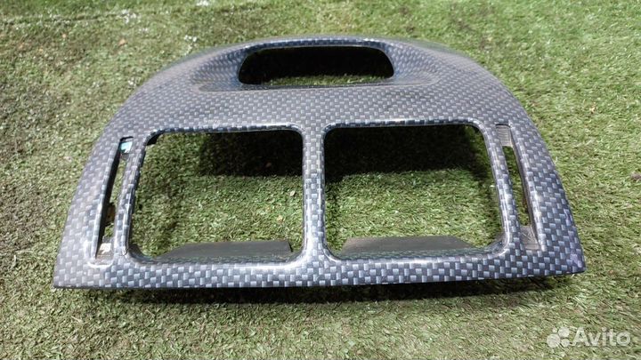 Накладка центральная на торпедо Carisma 1