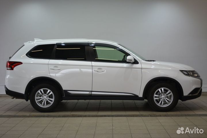 Mitsubishi Outlander, 2021