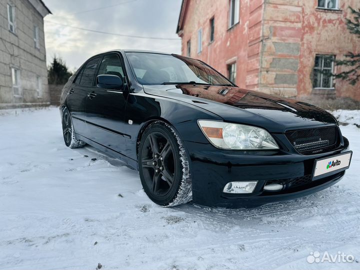 Toyota Altezza 2.0 AT, 2000, 292 000 км