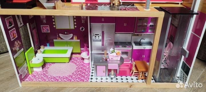 Большой кукольный домик