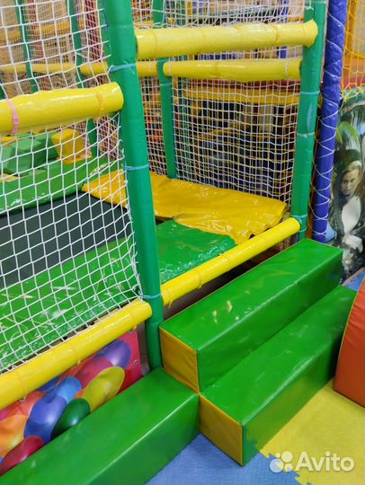 Батут с кубиками и ямой