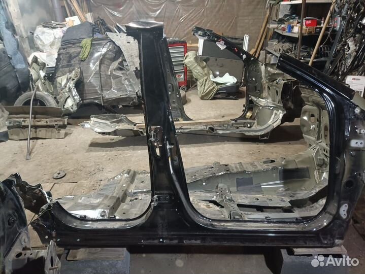 Порог со стойкой правый - Toyota RAV4 40