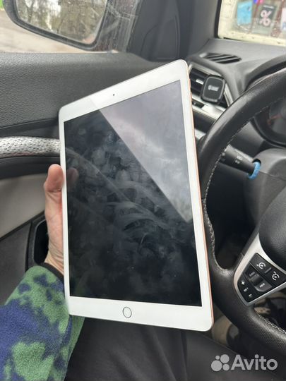 Планшет Apple iPad 7 32 Wi-FI