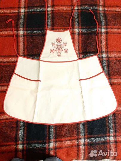 Набор скатерть салфетки фартук с вышивкой