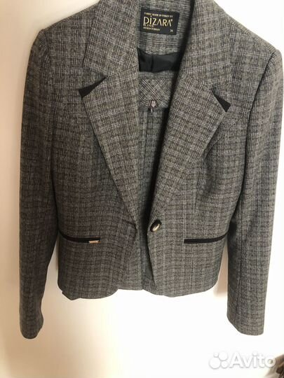 Женский деловой костюм