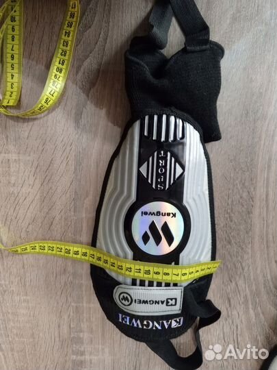 Щитки футбольные детские