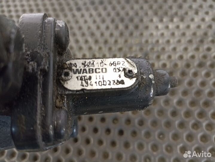 81521106092 Клапан перепускной