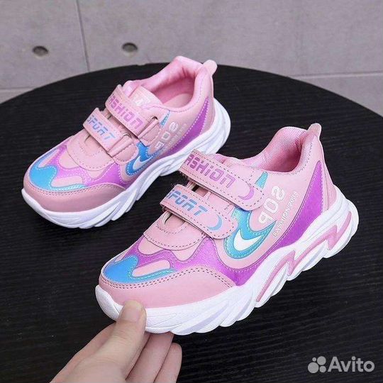 Кроссовки новые