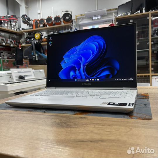 Ноутбук Lenovo Legion 5 15ACH6H 82JU0011RU